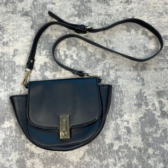 Urban Expressions Black Vegan Leather Saddle Bag Crossbody - Picture 1 of 14